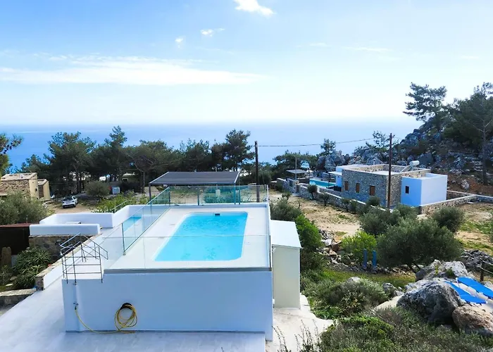 Villa M - Villa With Private Pool And Yard