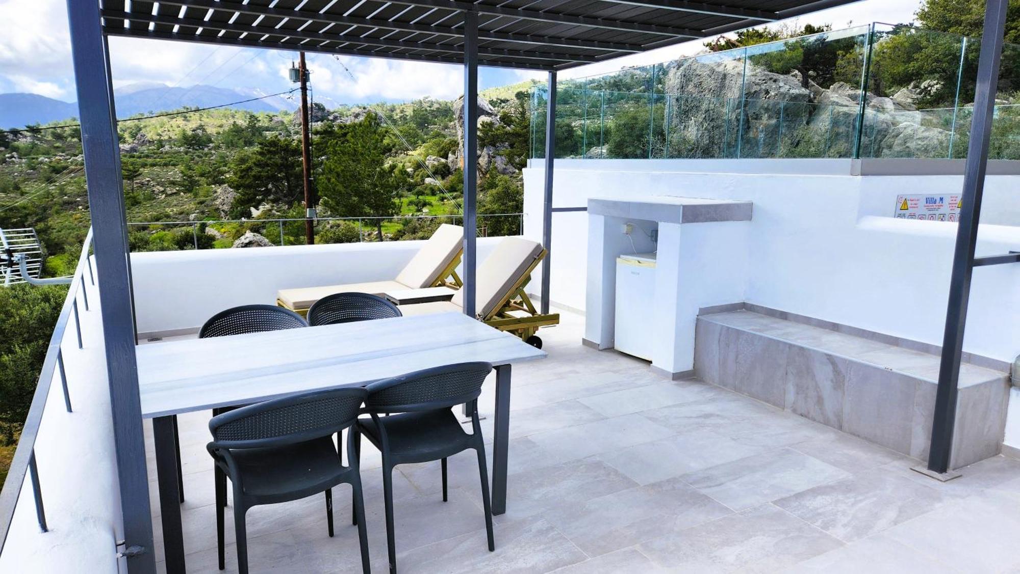 M - With Private Pool And Yard * Anatolí