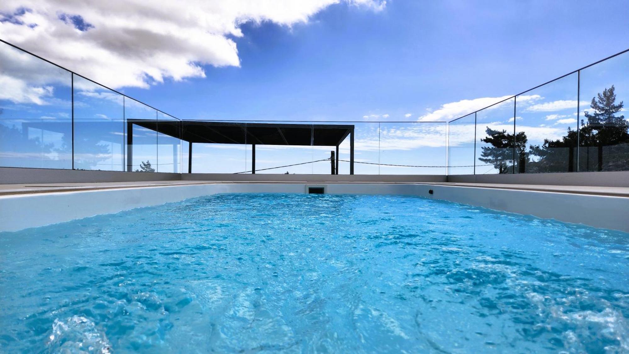 Vila M - With Private Pool And Yard Anatolí