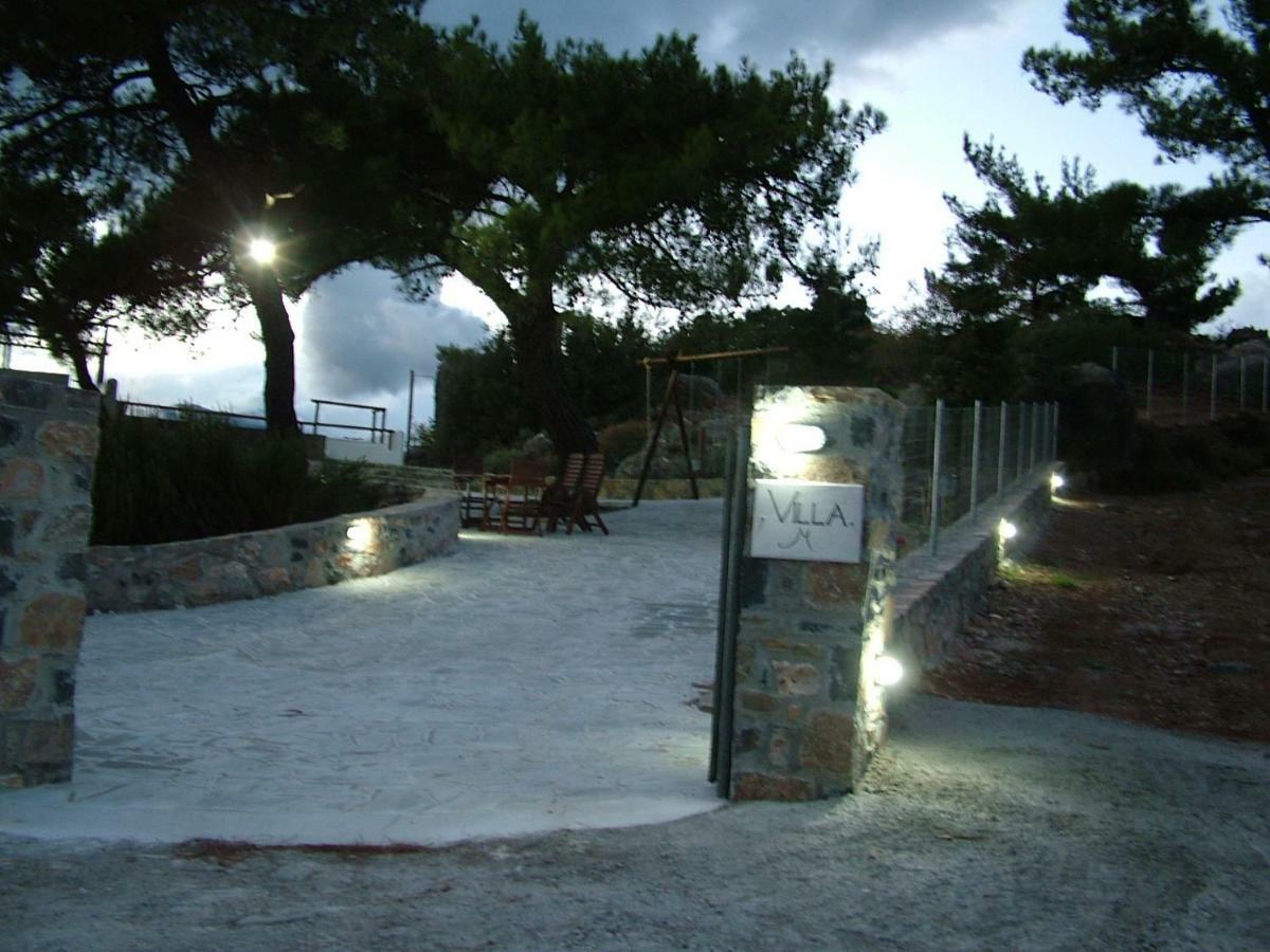 Vila M - With Private Pool And Yard Anatolí