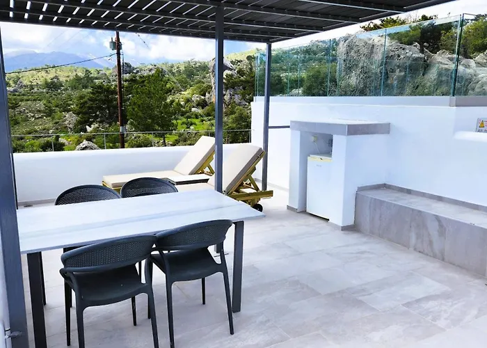 Villa M - Villa With Private Pool And Yard