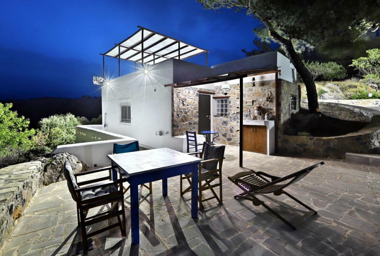 Villa M - With Private Pool And Yard