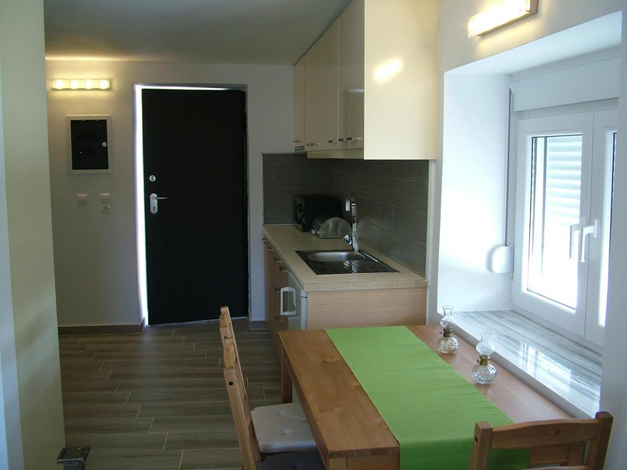 M - With Private Pool And Yard