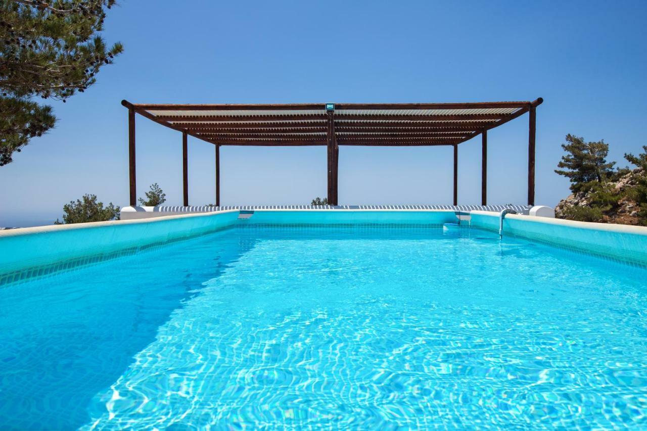 M - With Private Pool And Yard Anatolí